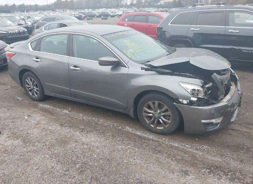 2015 Nissan Altima 2.5 S (VIN 1N4AL3AP1FN374837) main photo