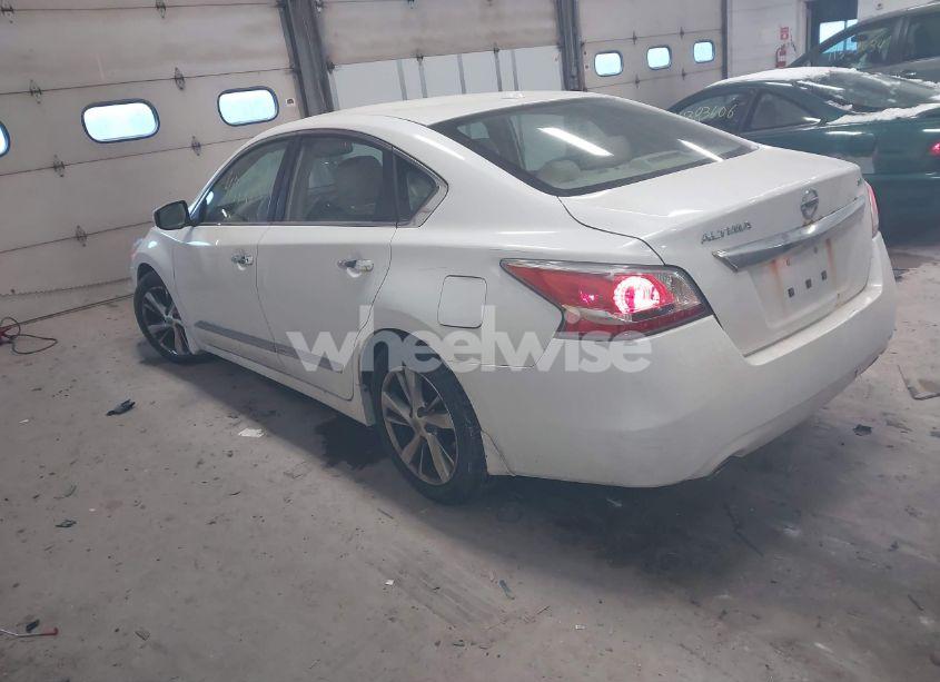 Photo 3 of 2015 Nissan Altima 2.5 SL (VIN 1N4AL3AP1FN376250)