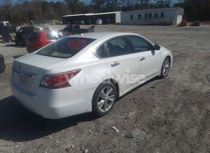 Photo 4 of 2015 Nissan Altima 2.5 SL (VIN 1N4AL3AP1FN379939)