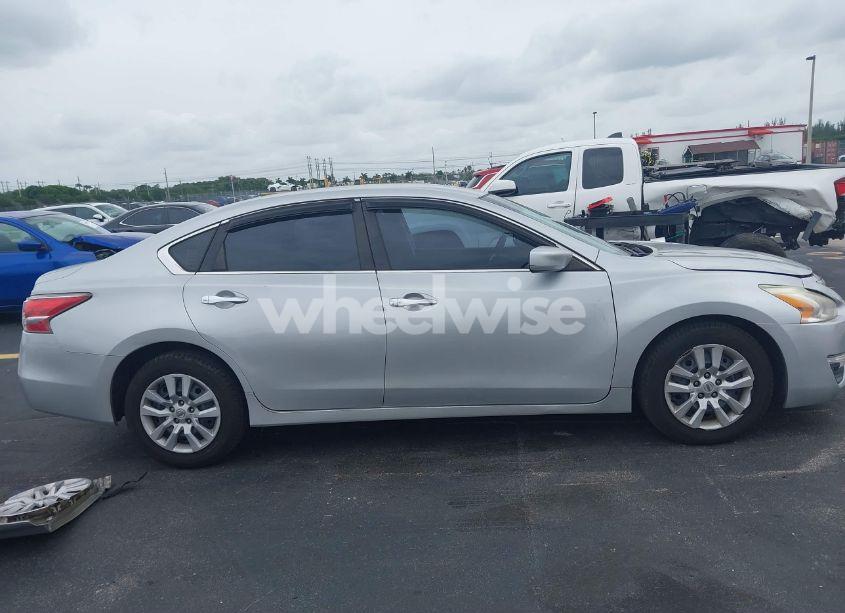 Photo 14 of 2015 Nissan Altima 2.5/2.5 S/2.5 SL/2.5 SV (VIN 1N4AL3AP1FN383893)