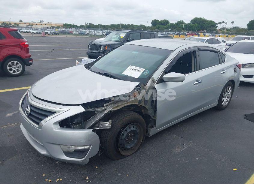 Photo 2 of 2015 Nissan Altima 2.5/2.5 S/2.5 SL/2.5 SV (VIN 1N4AL3AP1FN383893)