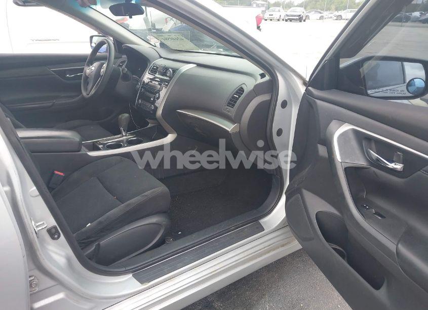Photo 5 of 2015 Nissan Altima 2.5/2.5 S/2.5 SL/2.5 SV (VIN 1N4AL3AP1FN383893)