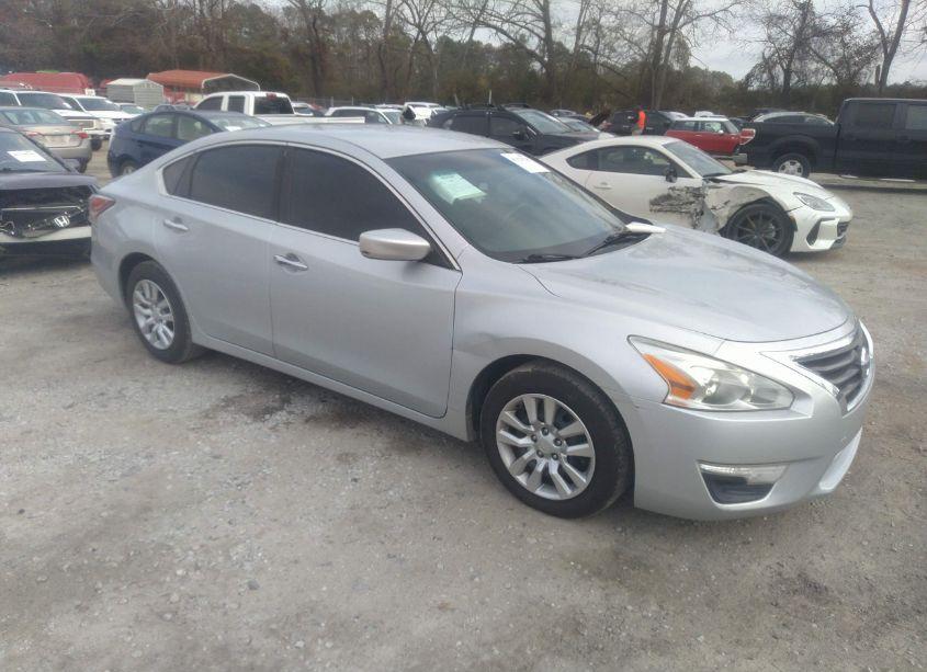 2015 Nissan Altima 2.5/2.5 S/2.5 SL/2.5 SV (VIN 1N4AL3AP1FN869796) main photo