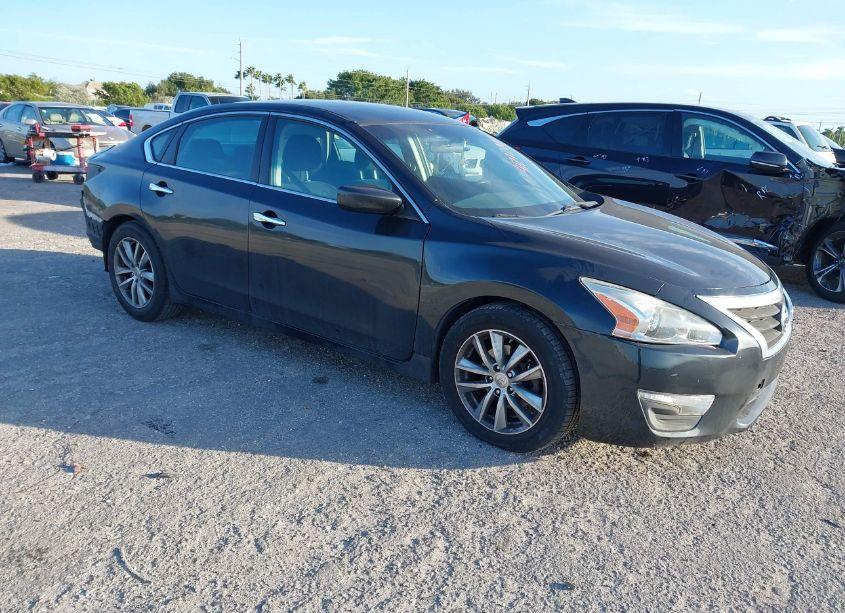 2015 Nissan Altima 2.5/2.5 S/2.5 SL/2.5 SV (VIN 1N4AL3AP1FN879485) main photo