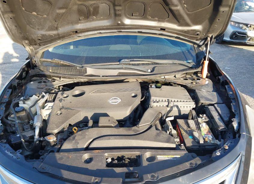 Photo 10 of 2015 Nissan Altima 2.5/2.5 S/2.5 SL/2.5 SV (VIN 1N4AL3AP1FN879485)