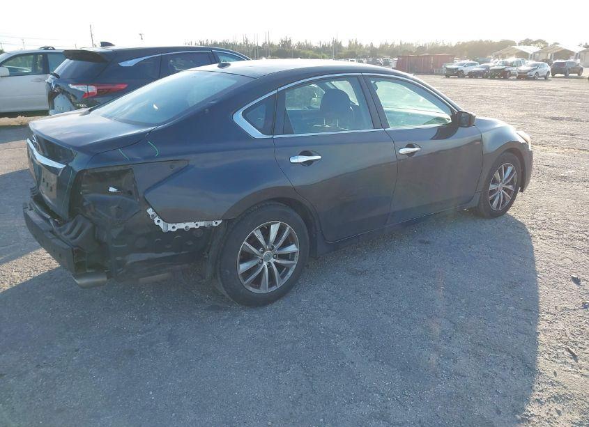 Photo 4 of 2015 Nissan Altima 2.5/2.5 S/2.5 SL/2.5 SV (VIN 1N4AL3AP1FN879485)