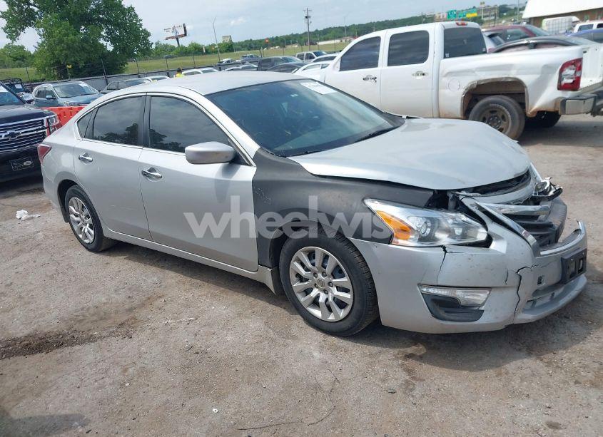 Photo 13 of 2015 Nissan Altima 2.5 S (VIN 1N4AL3AP1FN885738)