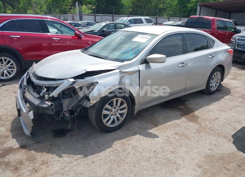 Photo 2 of 2015 Nissan Altima 2.5 S (VIN 1N4AL3AP1FN885738)