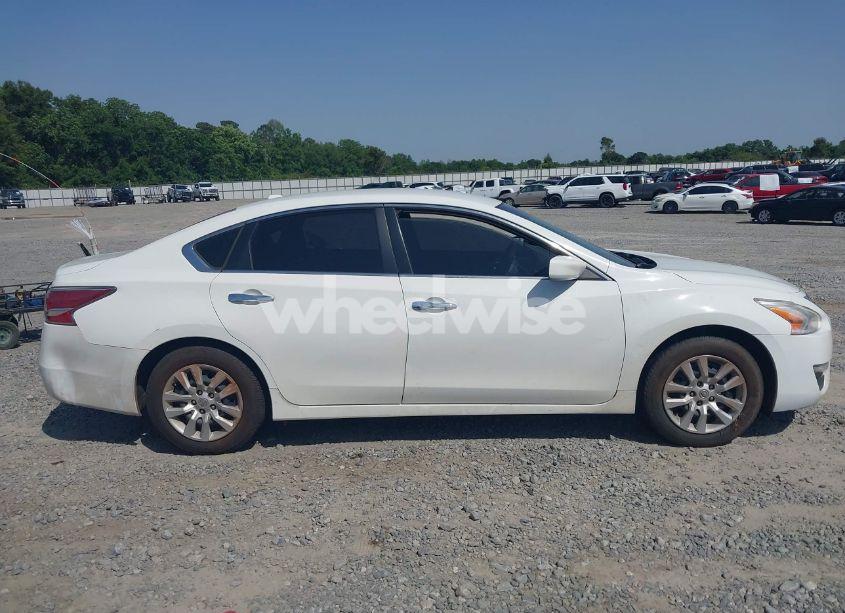 Photo 12 of 2015 Nissan Altima 2.5/2.5 S/2.5 SL/2.5 SV (VIN 1N4AL3AP1FN885805)