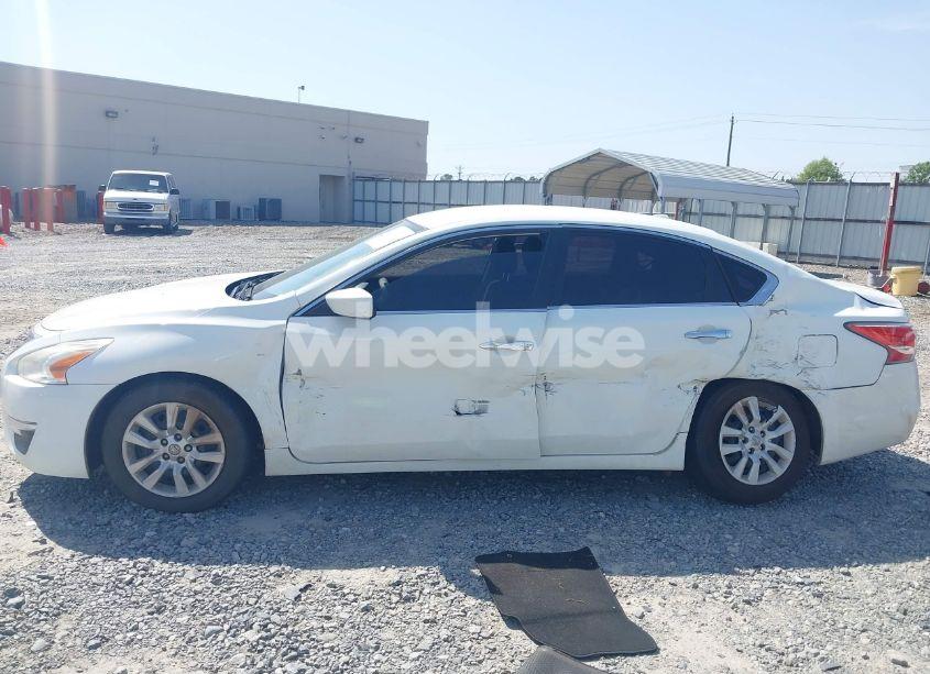 Photo 13 of 2015 Nissan Altima 2.5/2.5 S/2.5 SL/2.5 SV (VIN 1N4AL3AP1FN885805)