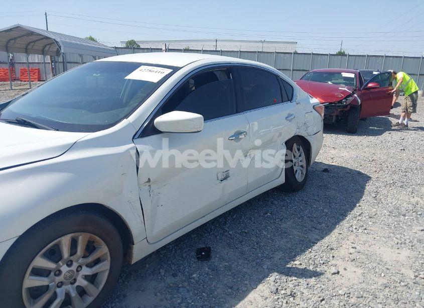 Photo 6 of 2015 Nissan Altima 2.5/2.5 S/2.5 SL/2.5 SV (VIN 1N4AL3AP1FN885805)