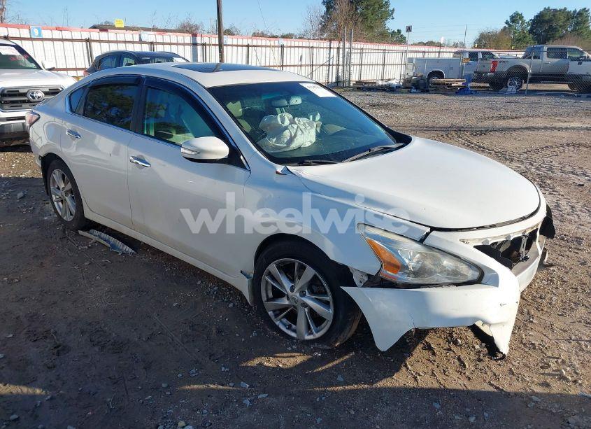 2015 Nissan Altima 2.5 SL (VIN 1N4AL3AP1FN902957) main photo