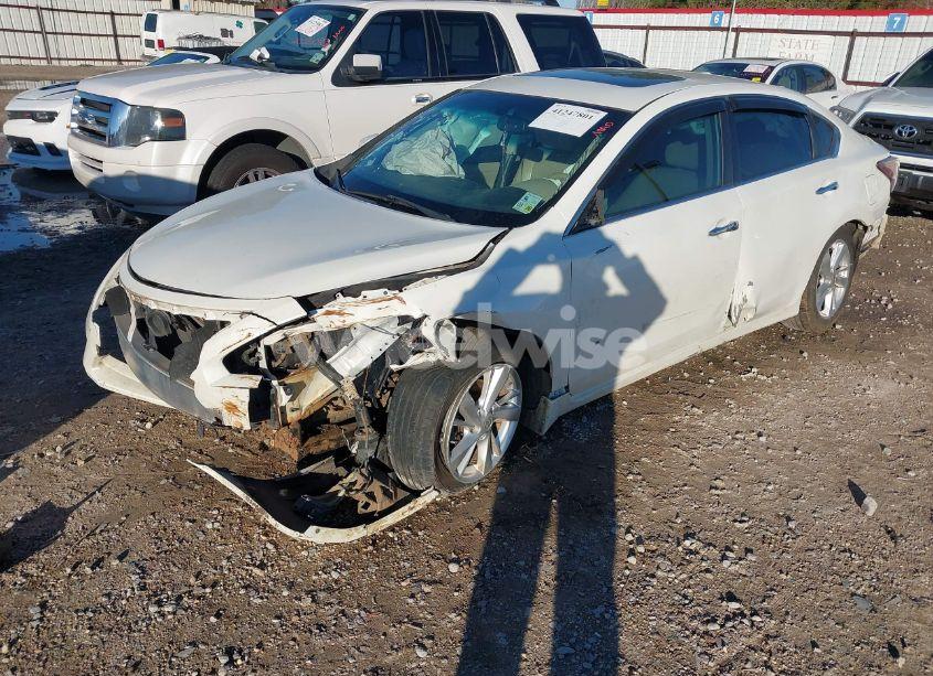 Photo 2 of 2015 Nissan Altima 2.5 SL (VIN 1N4AL3AP1FN902957)