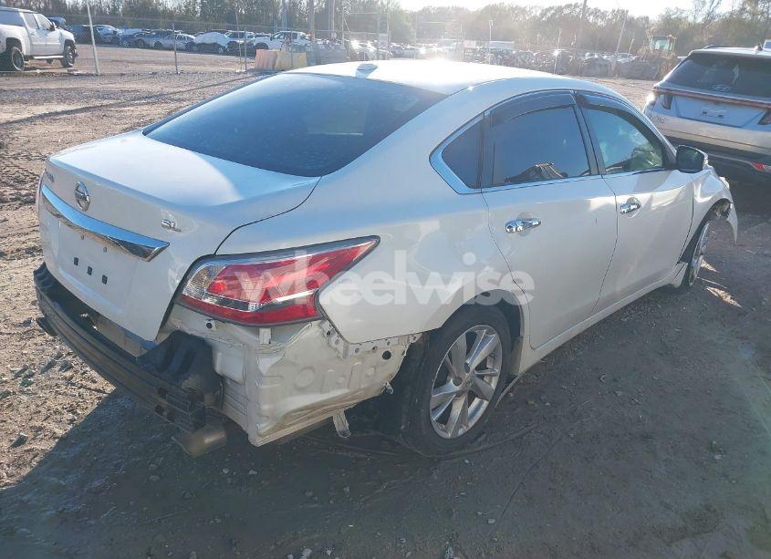 Photo 4 of 2015 Nissan Altima 2.5 SL (VIN 1N4AL3AP1FN902957)
