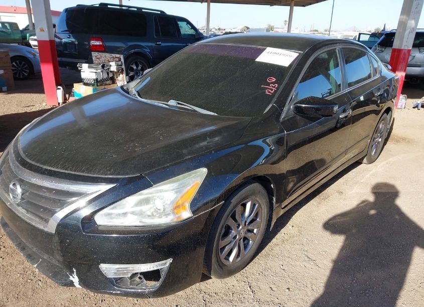 Photo 2 of 2015 Nissan Altima 2.5 S (VIN 1N4AL3AP1FN913070)
