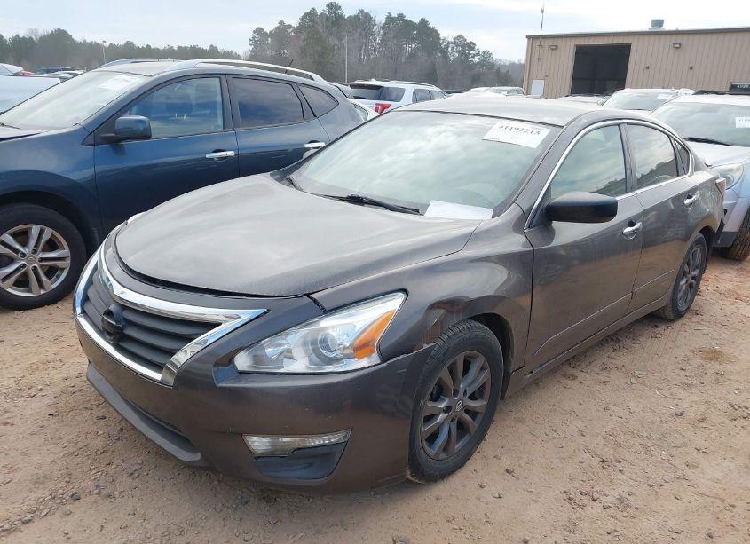 Photo 2 of 2015 Nissan Altima 2.5 S (VIN 1N4AL3AP1FN919046)