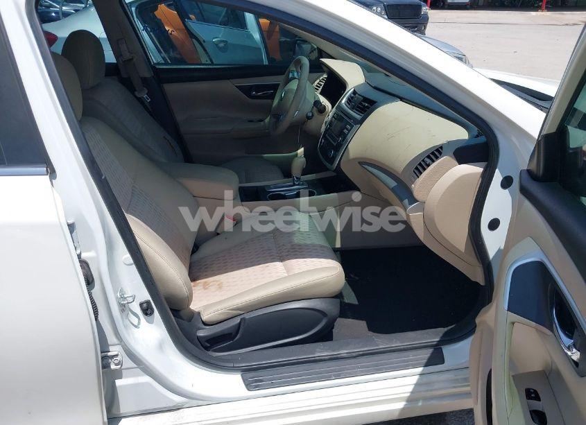 Photo 5 of 2016 Nissan Altima 2.5 S (VIN 1N4AL3AP1GC112331)