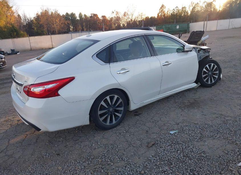 Photo 4 of 2016 Nissan Altima 2.5 SL (VIN 1N4AL3AP1GC123975)