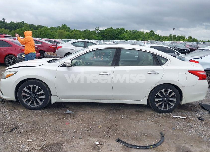 Photo 14 of 2016 Nissan Altima 2.5 SV (VIN 1N4AL3AP1GC135110)