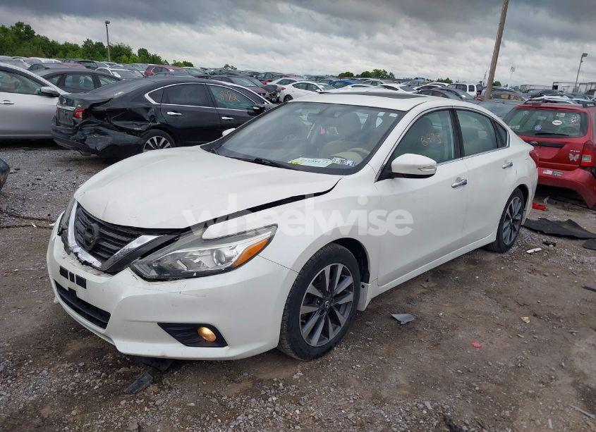 Photo 2 of 2016 Nissan Altima 2.5 SV (VIN 1N4AL3AP1GC135110)