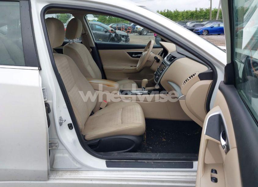 Photo 5 of 2016 Nissan Altima 2.5 SV (VIN 1N4AL3AP1GC135110)