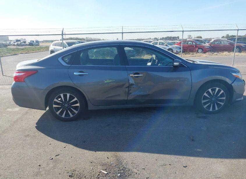 Photo 13 of 2016 Nissan Altima 2.5 SL (VIN 1N4AL3AP1GC140646)