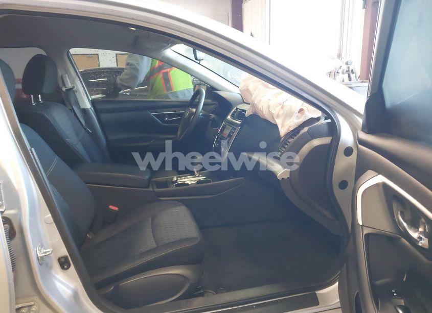 Photo 5 of 2016 Nissan Altima 2.5/2.5 S/2.5 SL/2.5 SR/2.5 SV (VIN 1N4AL3AP1GC149458)