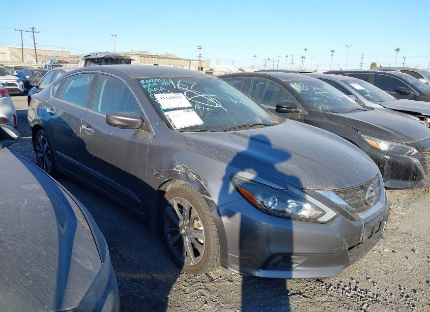 2016 Nissan Altima 2.5 SR (VIN 1N4AL3AP1GC160699) main photo