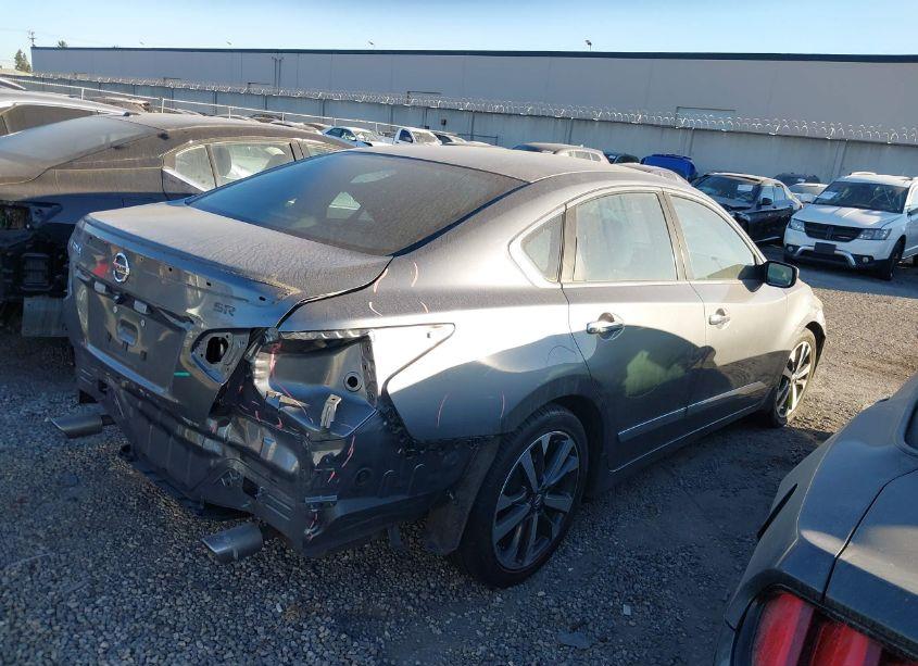 Photo 4 of 2016 Nissan Altima 2.5 SR (VIN 1N4AL3AP1GC160699)