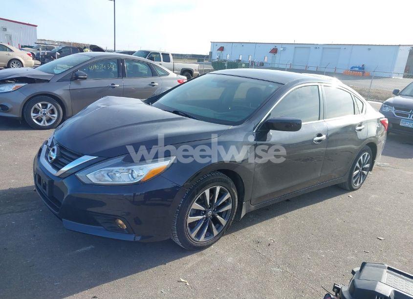 Photo 2 of 2016 Nissan Altima 2.5 SV (VIN 1N4AL3AP1GC165613)