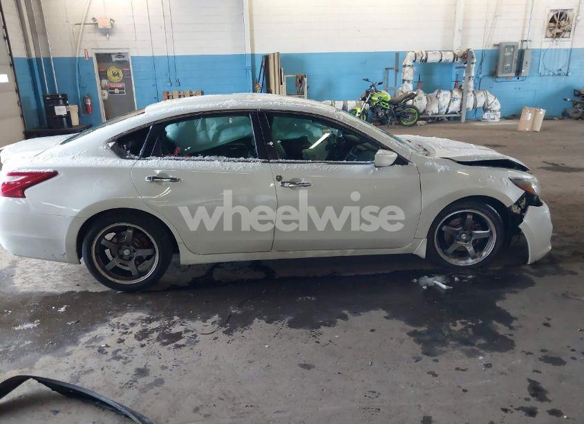 Photo 12 of 2016 Nissan Altima 2.5 SR (VIN 1N4AL3AP1GC174425)