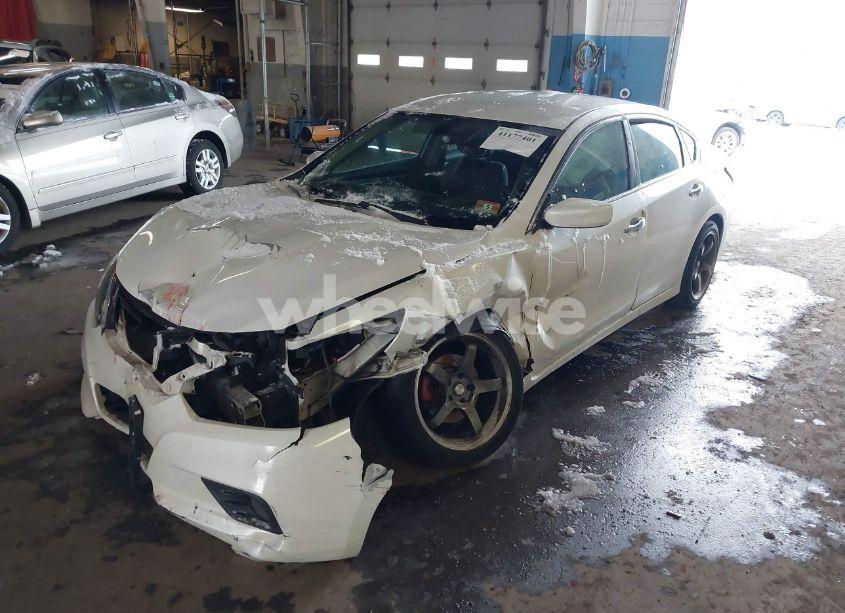 Photo 2 of 2016 Nissan Altima 2.5 SR (VIN 1N4AL3AP1GC174425)