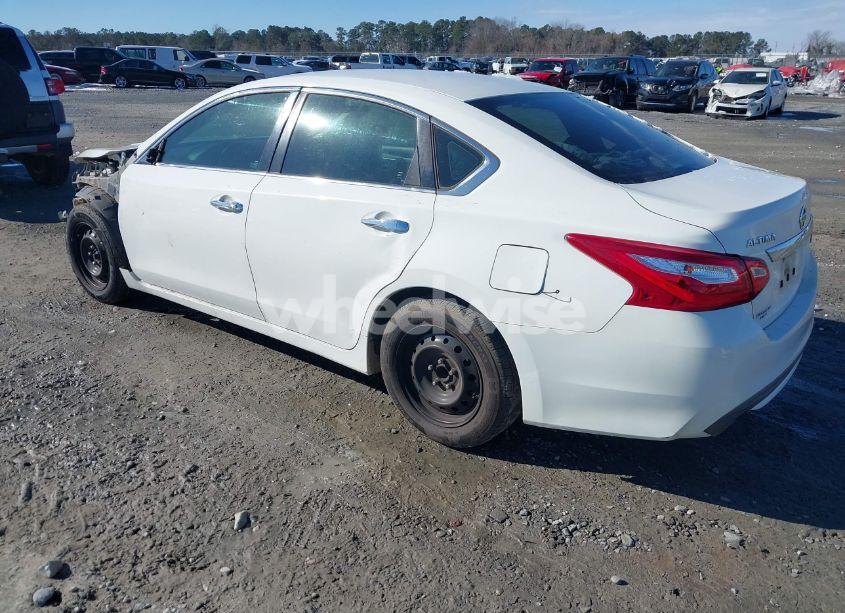 Photo 3 of 2016 Nissan Altima 2.5/2.5 S/2.5 SL/2.5 SR/2.5 SV (VIN 1N4AL3AP1GC174439)