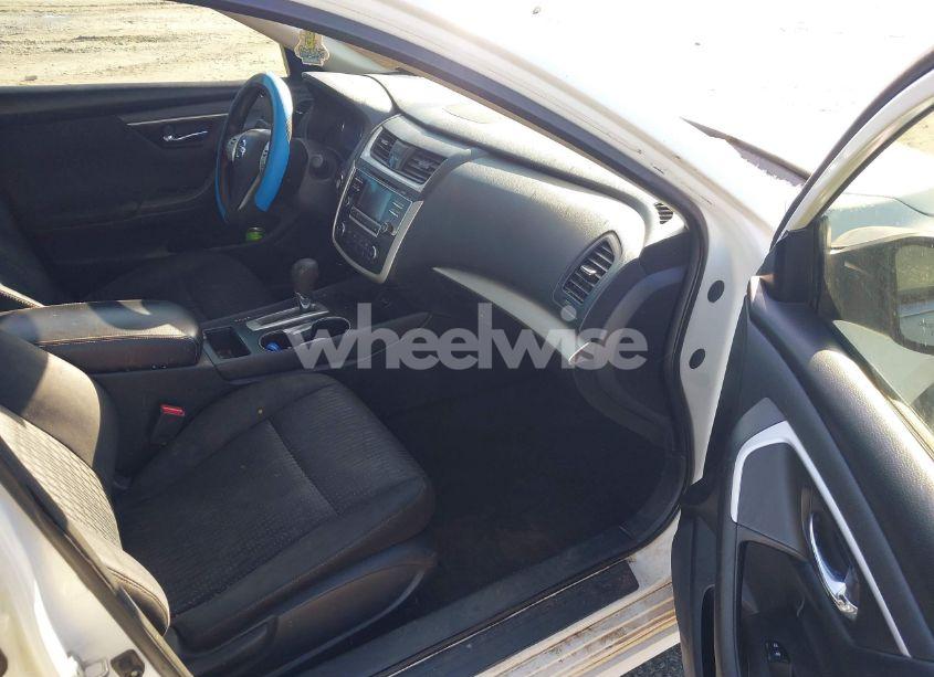 Photo 5 of 2016 Nissan Altima 2.5/2.5 S/2.5 SL/2.5 SR/2.5 SV (VIN 1N4AL3AP1GC174439)