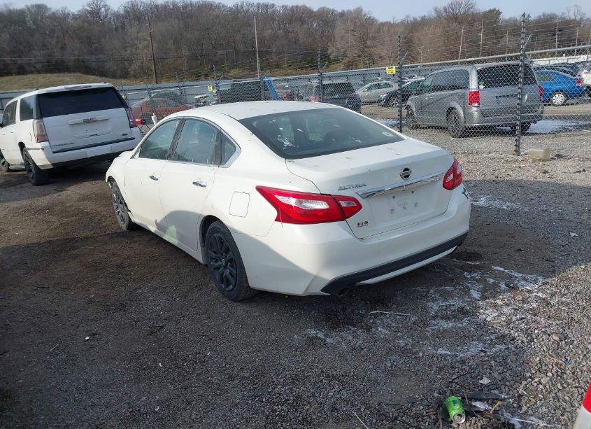 Photo 3 of 2016 Nissan Altima 2.5/2.5 S/2.5 SL/2.5 SR/2.5 SV (VIN 1N4AL3AP1GC184405)