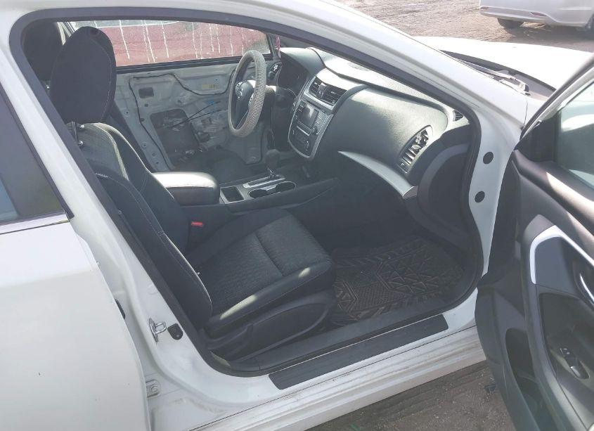 Photo 5 of 2016 Nissan Altima 2.5/2.5 S/2.5 SL/2.5 SR/2.5 SV (VIN 1N4AL3AP1GC184405)