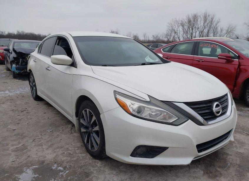 2016 Nissan Altima 2.5 SV (VIN 1N4AL3AP1GC188180) main photo