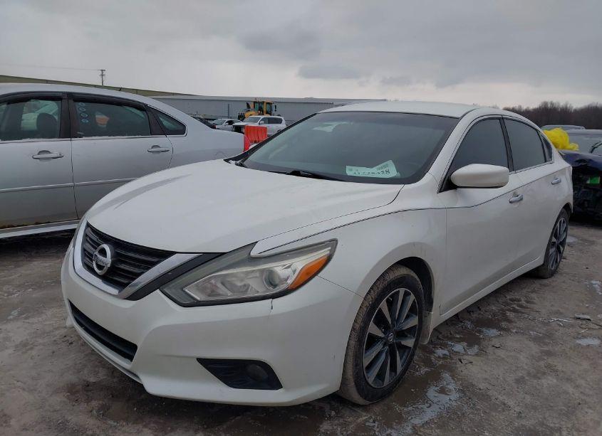 Photo 2 of 2016 Nissan Altima 2.5 SV (VIN 1N4AL3AP1GC188180)