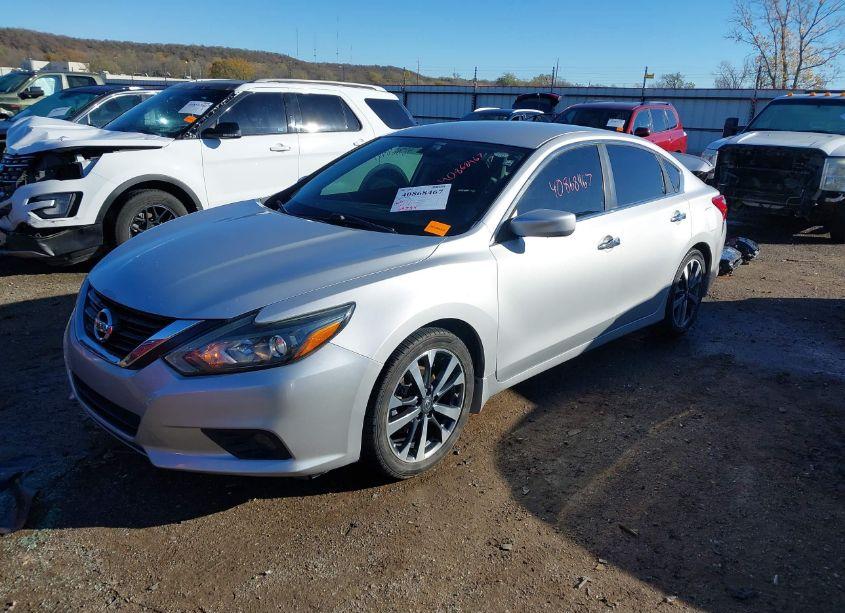 Photo 2 of 2016 Nissan Altima 2.5 SR (VIN 1N4AL3AP1GC207147)