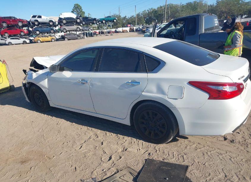 Photo 14 of 2016 Nissan Altima 2.5/2.5 S/2.5 SL/2.5 SR/2.5 SV (VIN 1N4AL3AP1GC207438)