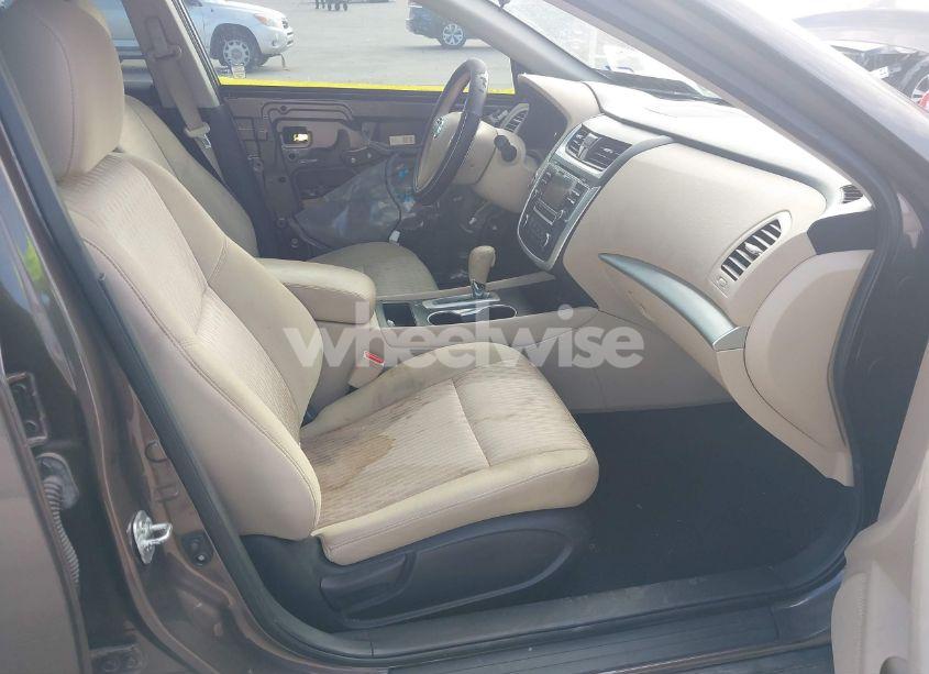 Photo 5 of 2016 Nissan Altima 2.5/2.5 S/2.5 SL/2.5 SR/2.5 SV (VIN 1N4AL3AP1GC207519)