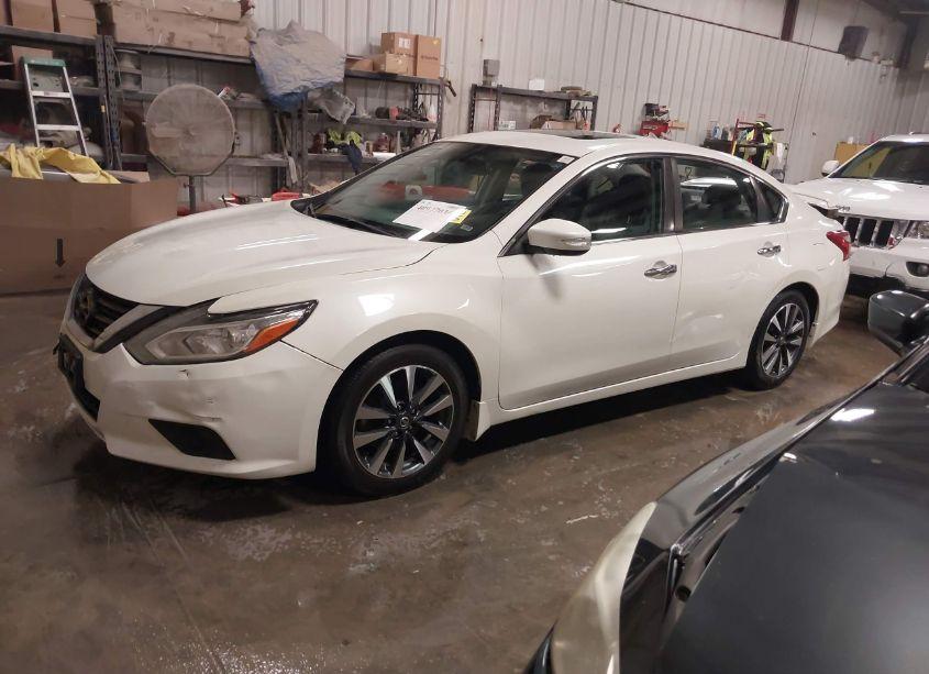 Photo 2 of 2016 Nissan Altima 2.5 SL (VIN 1N4AL3AP1GC225521)