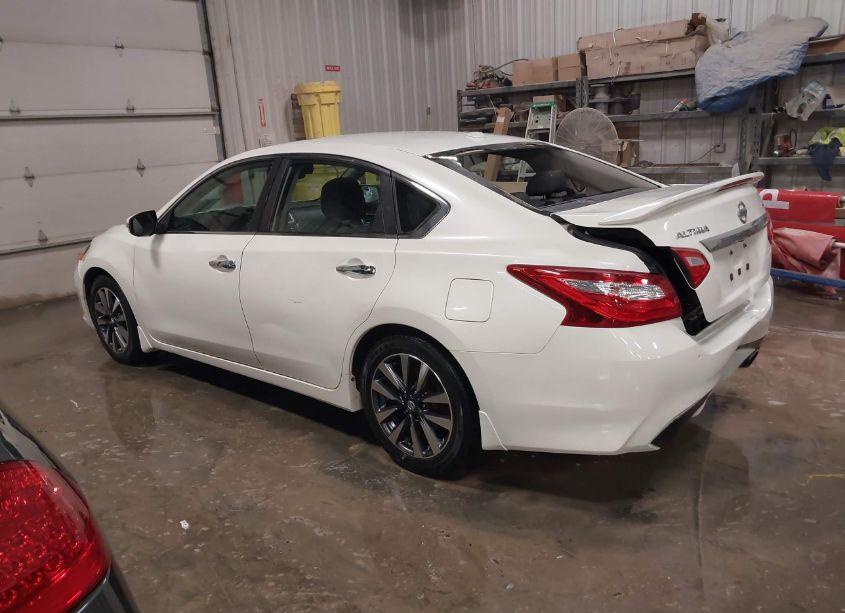 Photo 3 of 2016 Nissan Altima 2.5 SL (VIN 1N4AL3AP1GC225521)