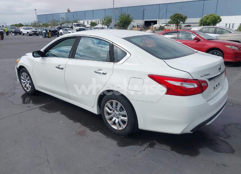 Photo 3 of 2016 Nissan Altima 2.5/2.5 S/2.5 SL/2.5 SR/2.5 SV (VIN 1N4AL3AP1GC249009)