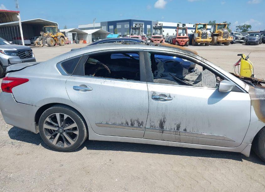 Photo 13 of 2016 Nissan Altima 2.5 SR (VIN 1N4AL3AP1GC264531)