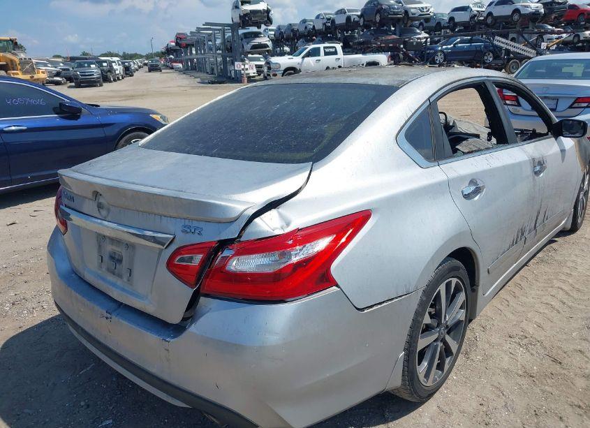 Photo 14 of 2016 Nissan Altima 2.5 SR (VIN 1N4AL3AP1GC264531)