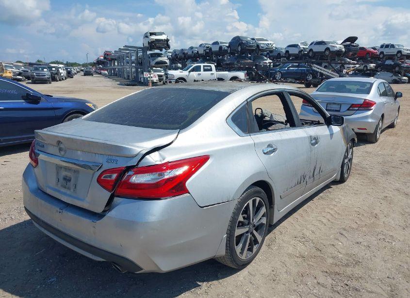 Photo 4 of 2016 Nissan Altima 2.5 SR (VIN 1N4AL3AP1GC264531)