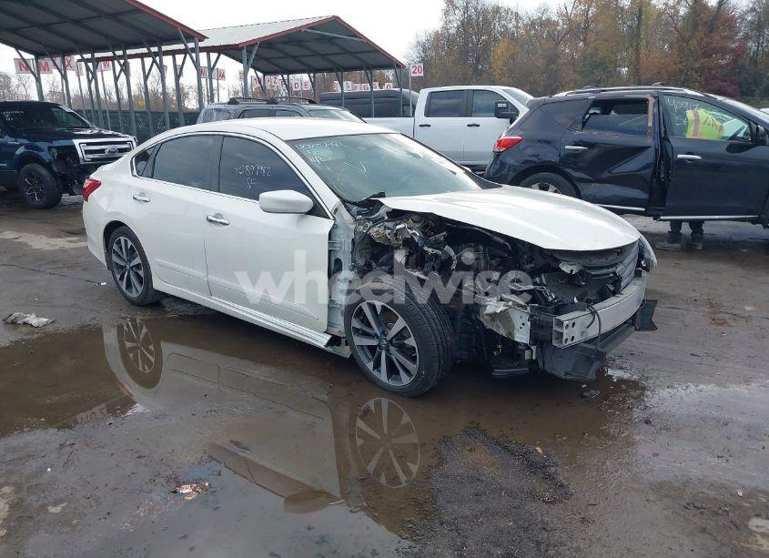 2016 Nissan Altima 2.5 SR (VIN 1N4AL3AP1GC272757) main photo