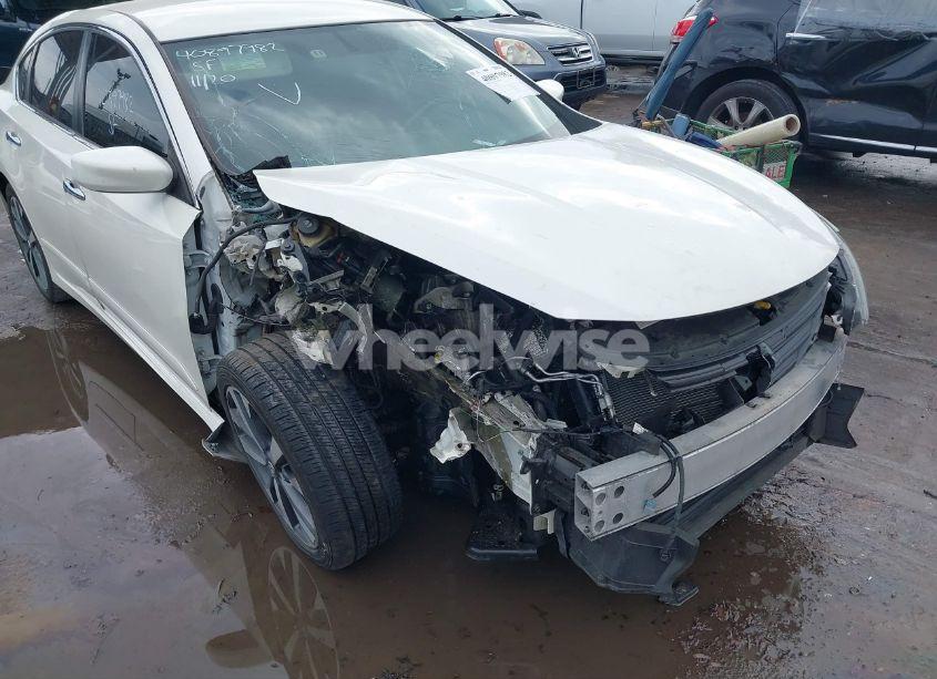 Photo 18 of 2016 Nissan Altima 2.5 SR (VIN 1N4AL3AP1GC272757)