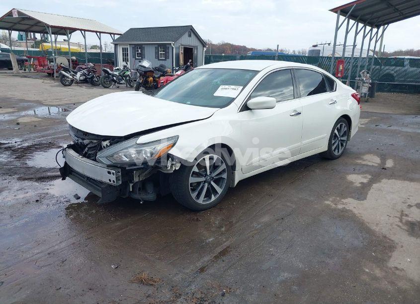 Photo 2 of 2016 Nissan Altima 2.5 SR (VIN 1N4AL3AP1GC272757)